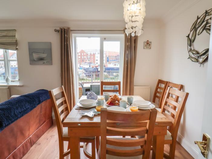 The Railway Retreat, in Whitby, North York Moors, near National Park, private parking, pet-friendly.