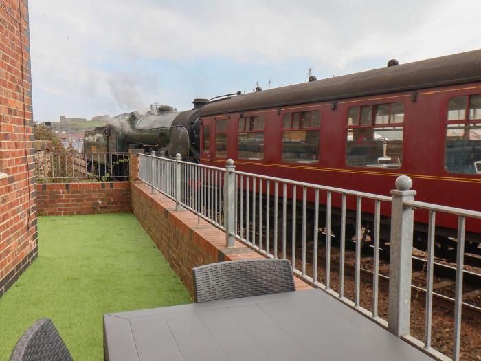 The Railway Retreat, in Whitby, North York Moors, near National Park, private parking, pet-friendly.