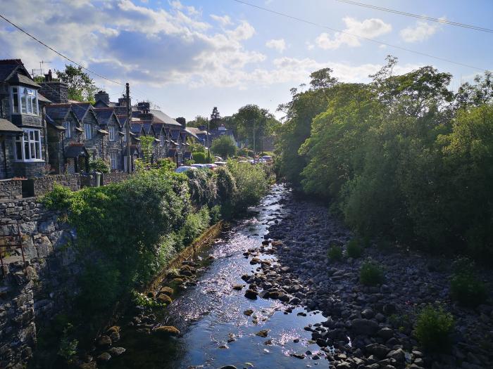 Y Bwthyn, Llanbedr