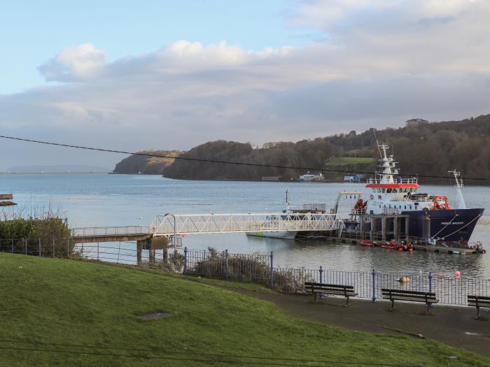 Moranedd, Menai Bridge