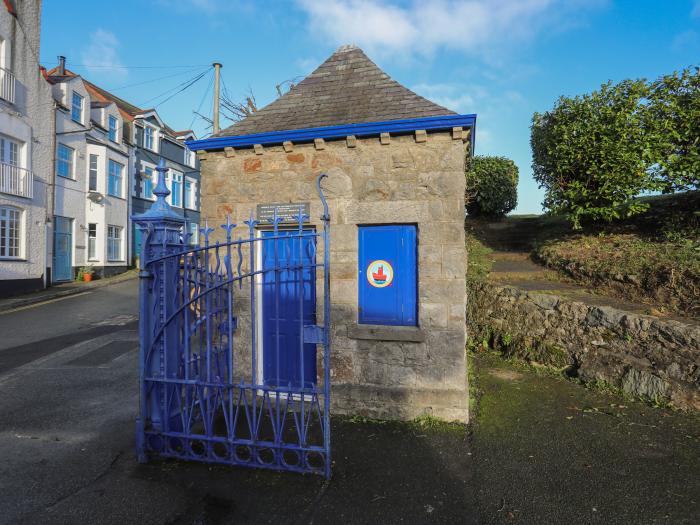 Moranedd, Menai Bridge