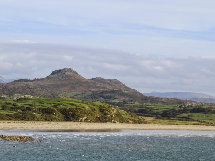 Dinlle, Criccieth