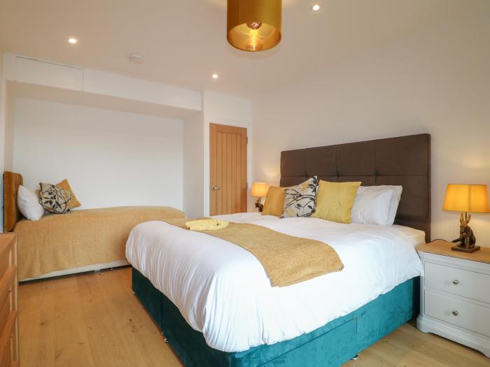 Oakwood House in Tansley near Matlock, Derbyshire. Smart TV. En-suite bedrooms. 5bedroom. WiFi