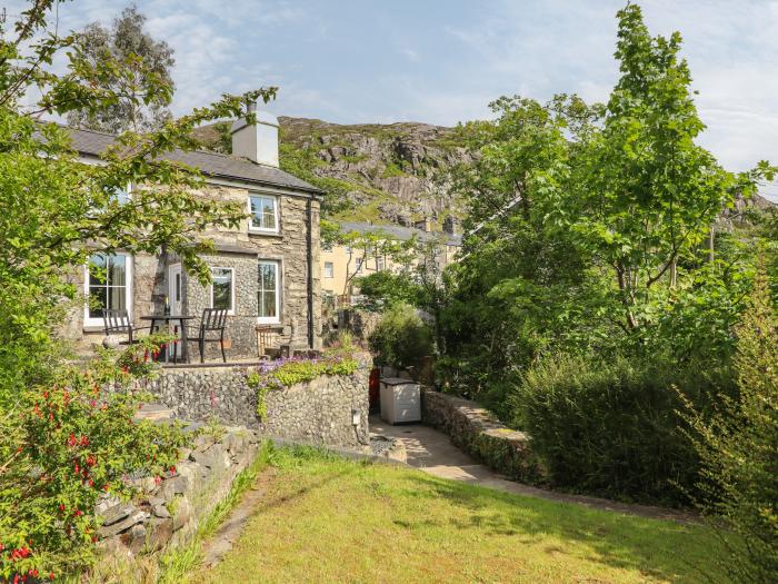 Brondderwen, Blaenau Ffestiniog