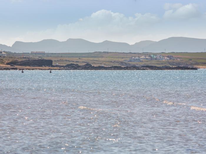 Sea View, Llanfaelog