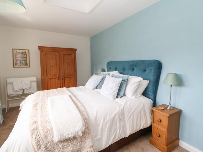 The Coach House rests near Corbridge, in Northumberland. Two-bedroom cottage, set rurally. Courtyard