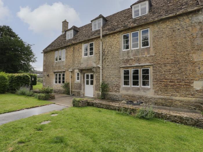 Reybridge House in Lacock, Wiltshire. Near an AONB. Off-road parking. On a working farm. Woodburner.