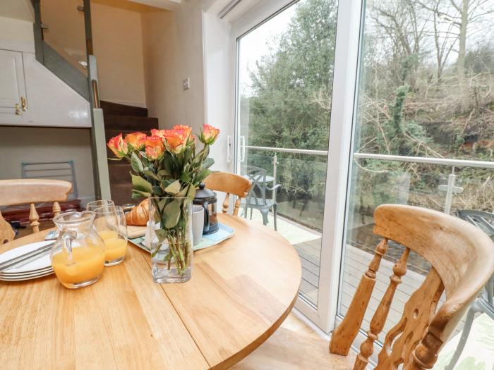 Riverbank View in Grosmont, North Yorkshire, close to amenities, in National Park, woodburning stove