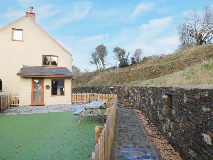 Nant Moel Isaf Farm, Pontardawe