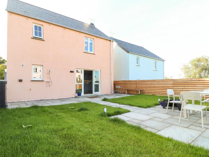 4 Llan yr Eglwys, Newport, Pembrokeshire