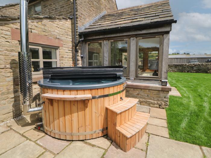 Butterlands Farm, Wincle, near Sutton, Macclesfield, Cheshire, Peak District National Park, Hot tub.