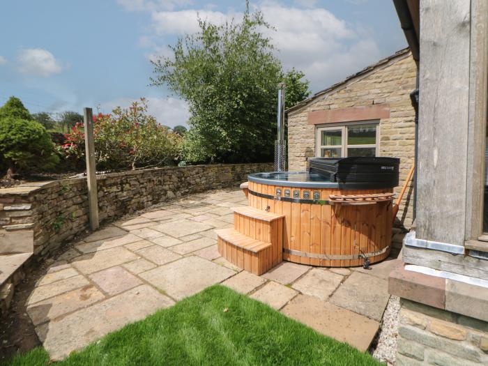 Butterlands Farm, Wincle, near Sutton, Macclesfield, Cheshire, Peak District National Park, Hot tub.