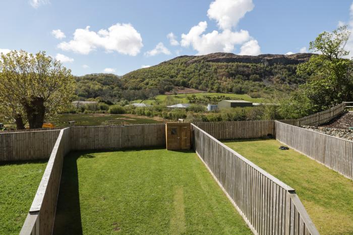 2 Pensyflog Barns, Porthmadog