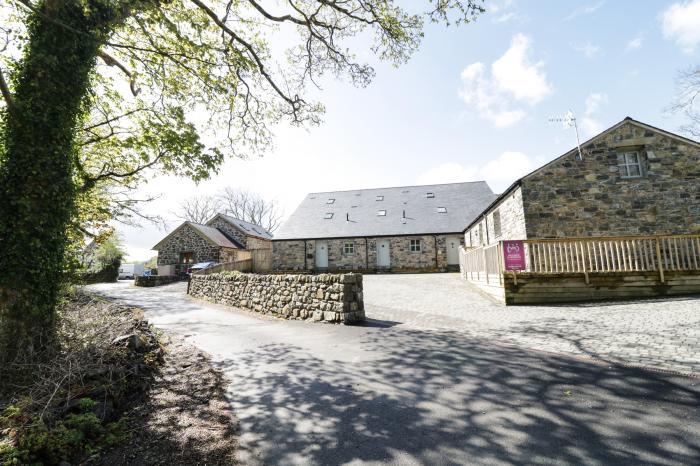 2 Pensyflog Barns, Porthmadog