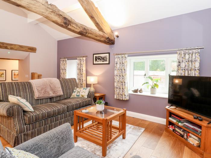 Ashmead Cottage is in Hawkshead, Cumbria. In Lake District National Park. Off-road parking. Smart TV