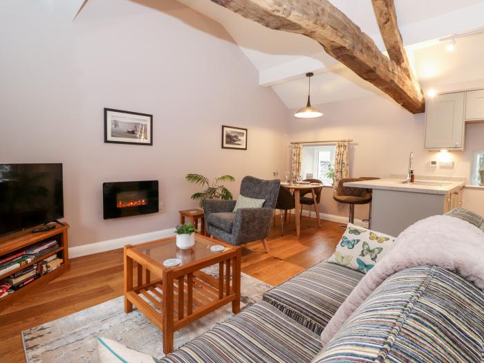 Ashmead Cottage is in Hawkshead, Cumbria. In Lake District National Park. Off-road parking. Smart TV