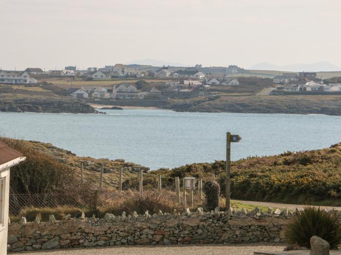 3 Lon Y Dryw, Trearddur Bay