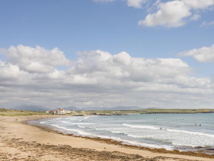 Sandy Toes, Rhosneigr