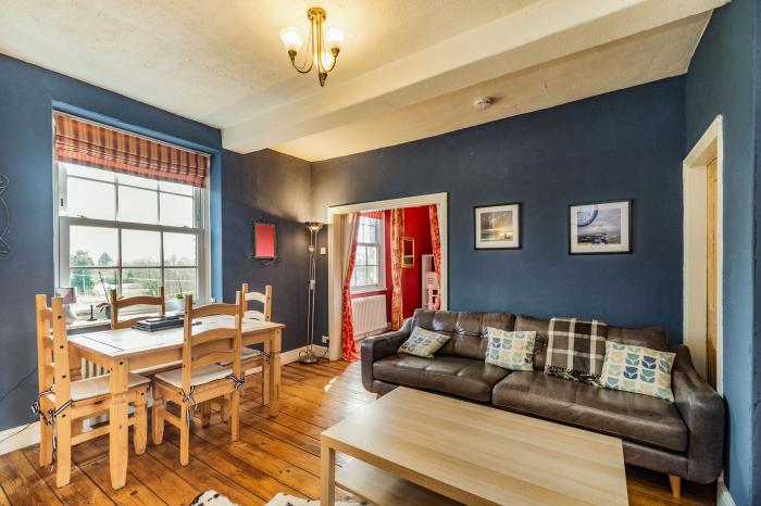 Field View Apartment, Barnard Castle, Durham. Second-floor apartment with woodburning stove. One pet