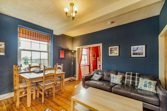 Field View Apartment, Barnard Castle, Durham. Second-floor apartment with woodburning stove. One pet