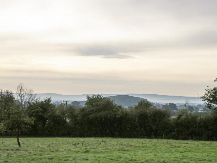 Whitlow Lodge Annex is near Huntley, Gloucestershire. One-bedroom annexe with rural views. Romantic.