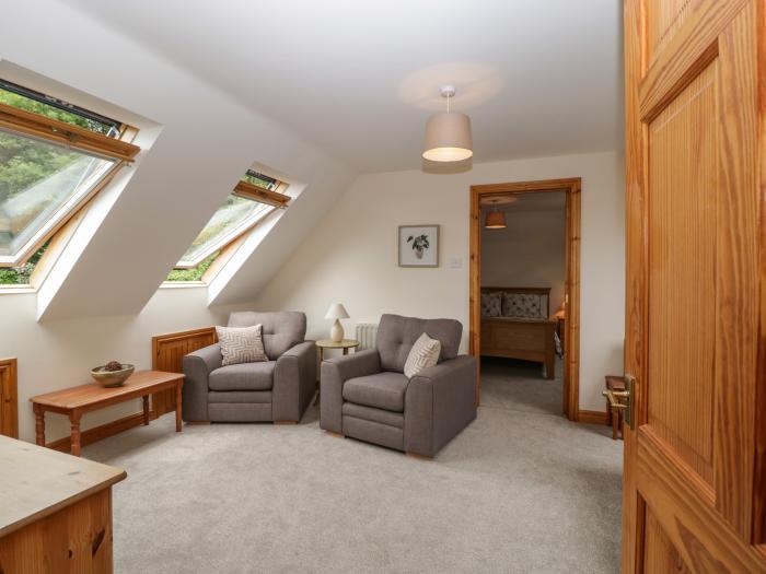 Whitlow Lodge Annex is near Huntley, Gloucestershire. One-bedroom annexe with rural views. Romantic.