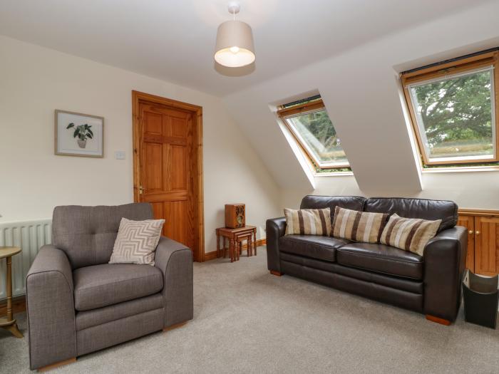 Whitlow Lodge Annex is near Huntley, Gloucestershire. One-bedroom annexe with rural views. Romantic.