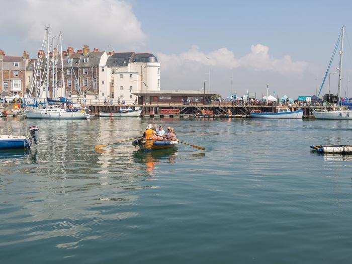 Newtons Cove Retreat, Brewers Quay Harbour