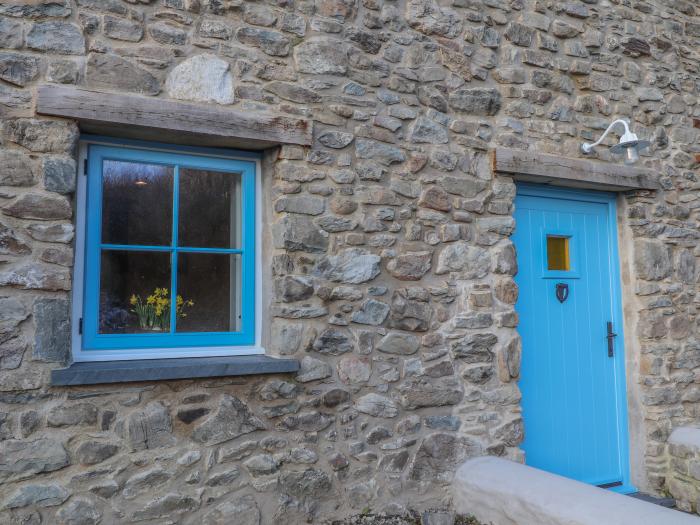 Dolwylan Barn, New Quay