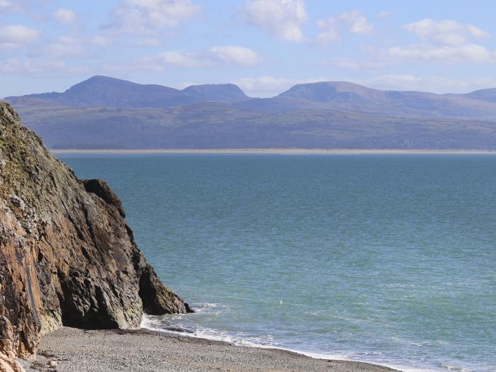 Enfys, Criccieth