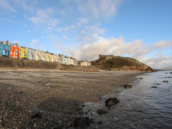 Enfys, Criccieth