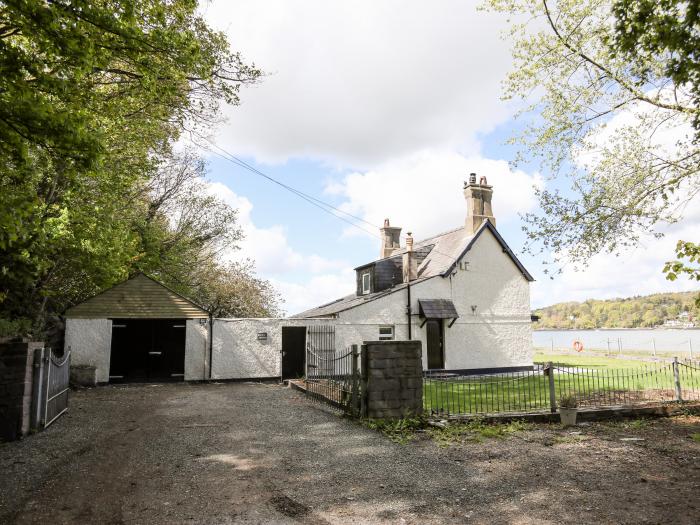 Bwthyn Siliwen (Old Bath House), Bangor