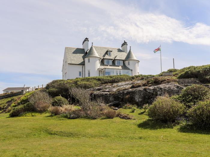 Avilion, Trearddur Bay