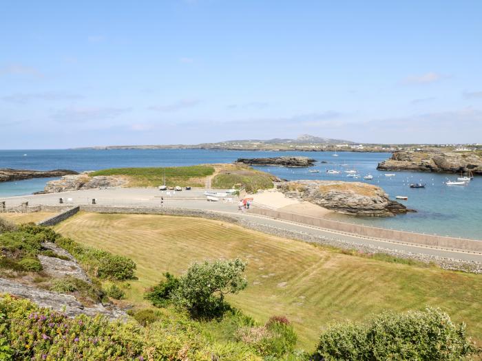 Avilion, Trearddur Bay