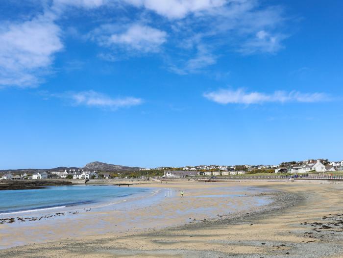 Avilion, Trearddur Bay