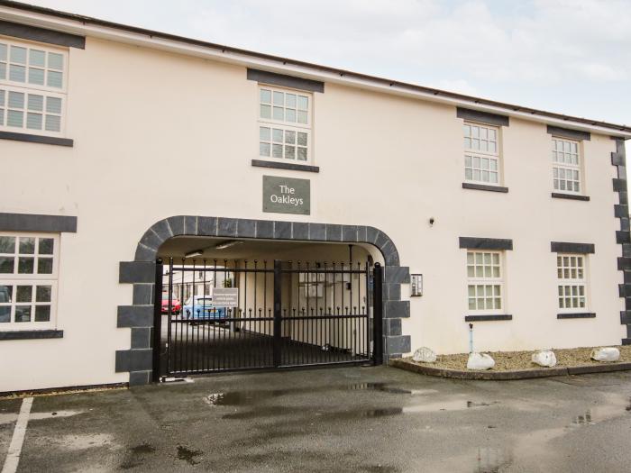 9 The Oakleys, Porthmadog