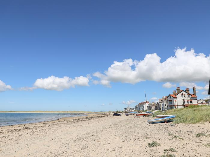 1 Marine Terrace, Rhosneigr, Anglesey, pet-friendly, large, close to amenities and a beach, gas fire