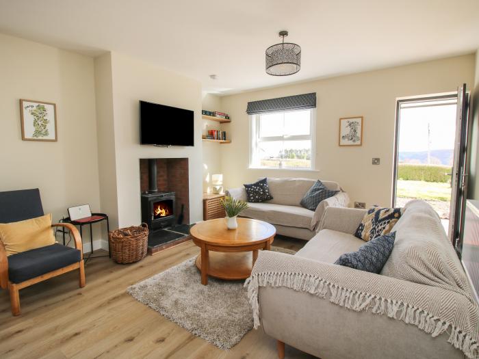 Bethania, Llanrhaeadr-Ym-Mochnant, Powys, countryside and mountain views, woodburning stove, stylish