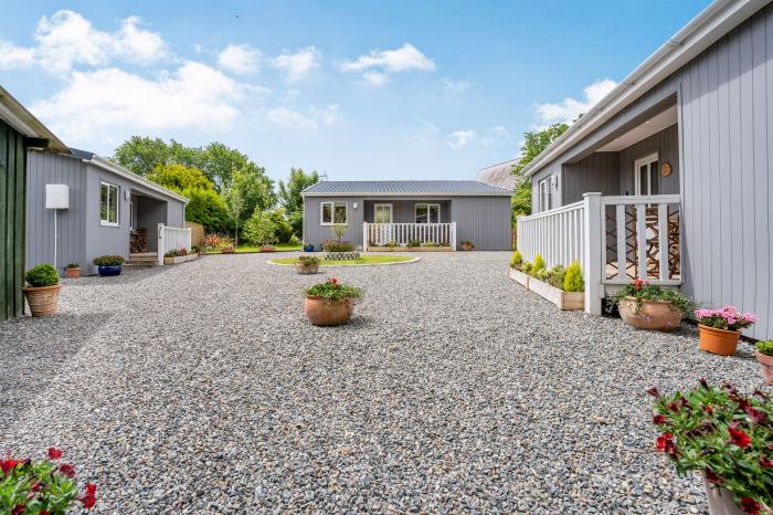 Skomer Lodge, Manorbier