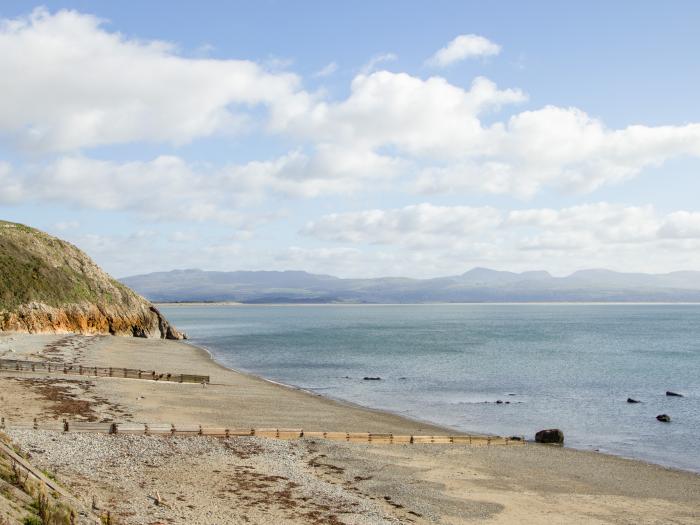 Gyda'r Llif, Criccieth