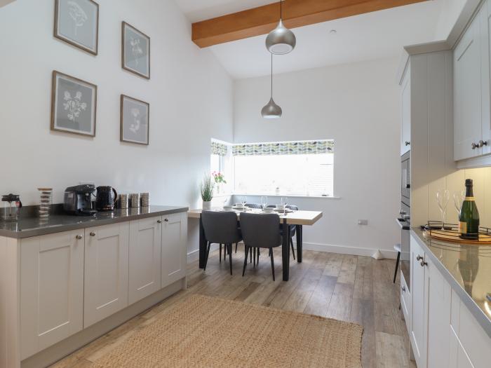 Bryn Cae nr Penrhyn Bay, Conwy. Three-bedroom, stylish home with sea views. Near beach. Pet-friendly