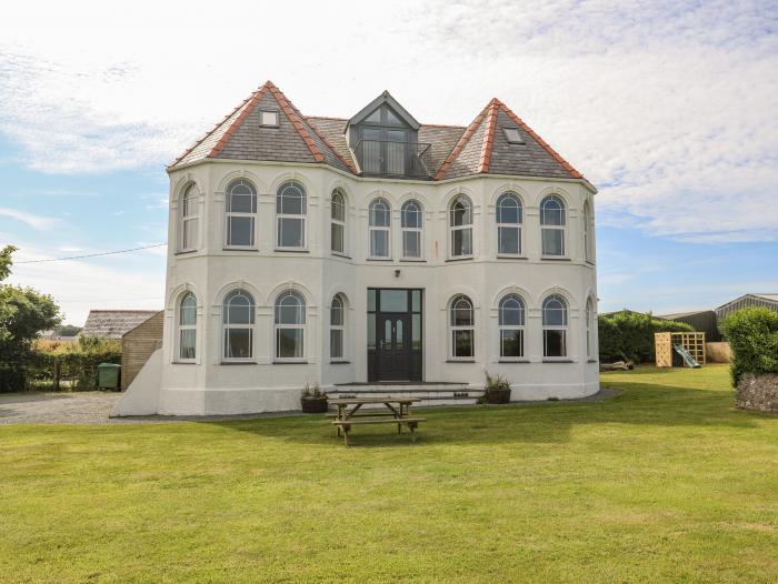 Plas Newydd, Rhosneigr