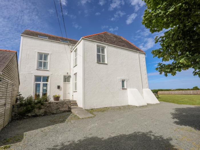 Plas Newydd, Rhosneigr