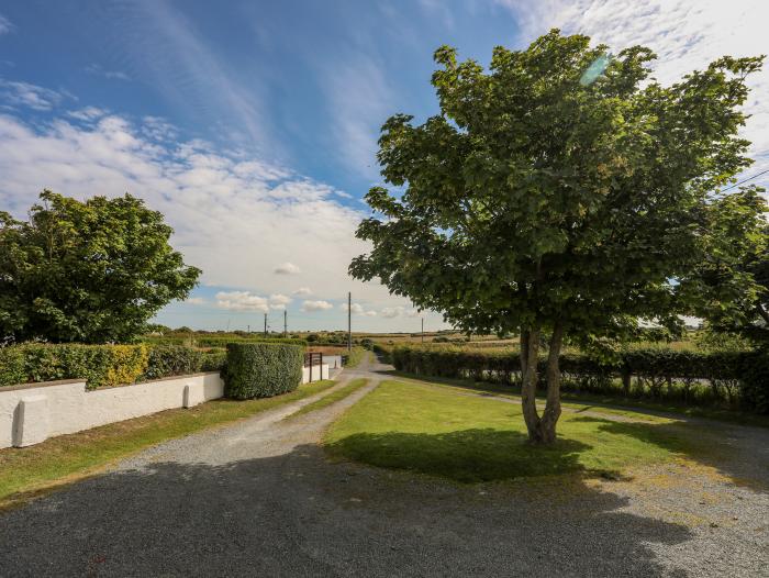 Plas Newydd, Rhosneigr