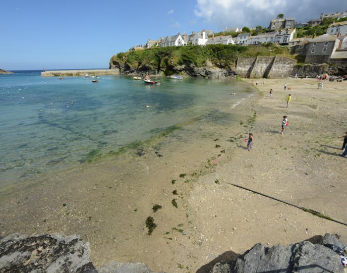 Bre Cottage, Port Isaac, Cornwall, two bedrooms, woodburning stove, dog-friendly, allocated parking.