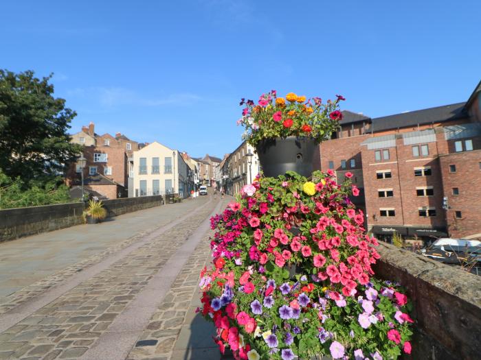 14 Lowes Barn Bank, Durham