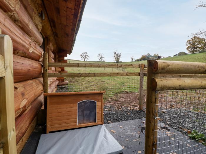 Douglas Cabin, Clifton Upon Teme