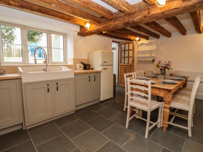 1 White House Cottages near Lea, Herefordshire. Character cottage with 4 bedrooms. Country location.