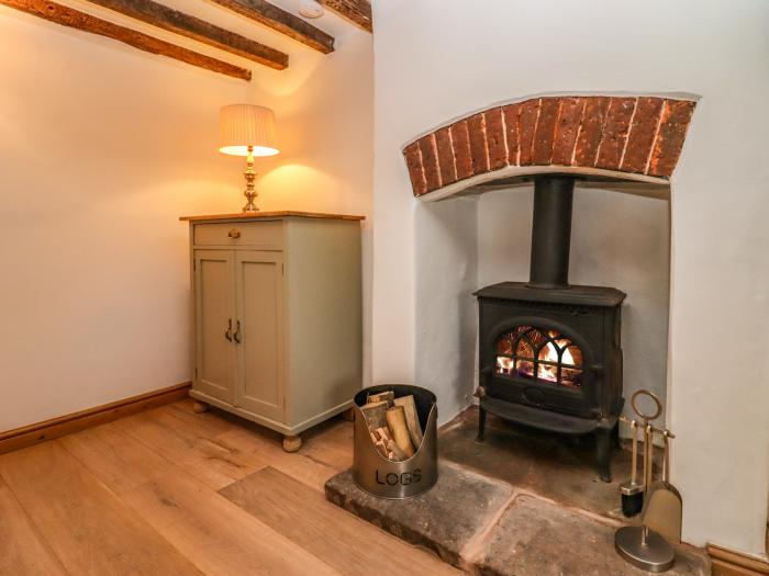 1 White House Cottages near Lea, Herefordshire. Character cottage with 4 bedrooms. Country location.