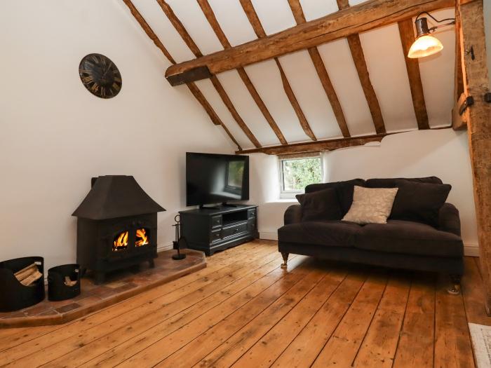 1 White House Cottages near Lea, Herefordshire. Character cottage with 4 bedrooms. Country location.